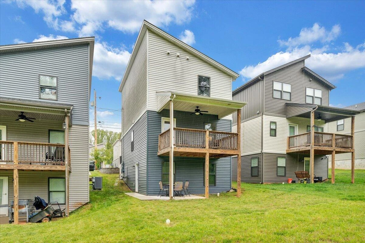 3041 Fulton ST - Photo 17