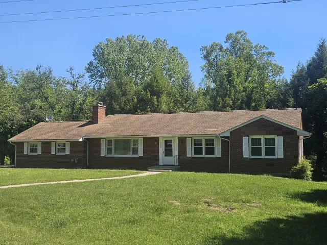 3009 Dover DR