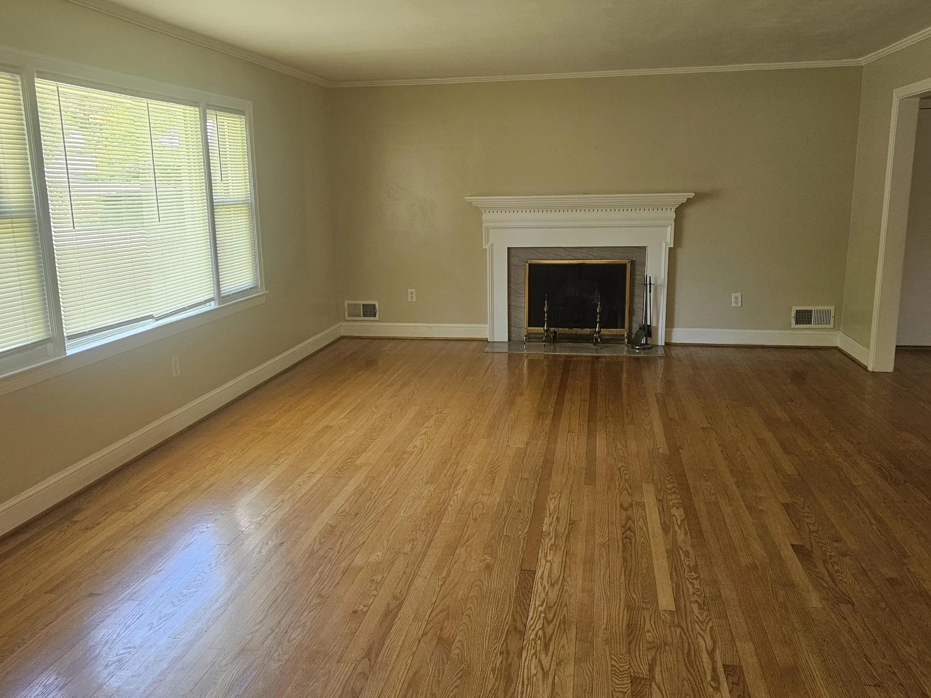 3009 Dover DR - Photo 2