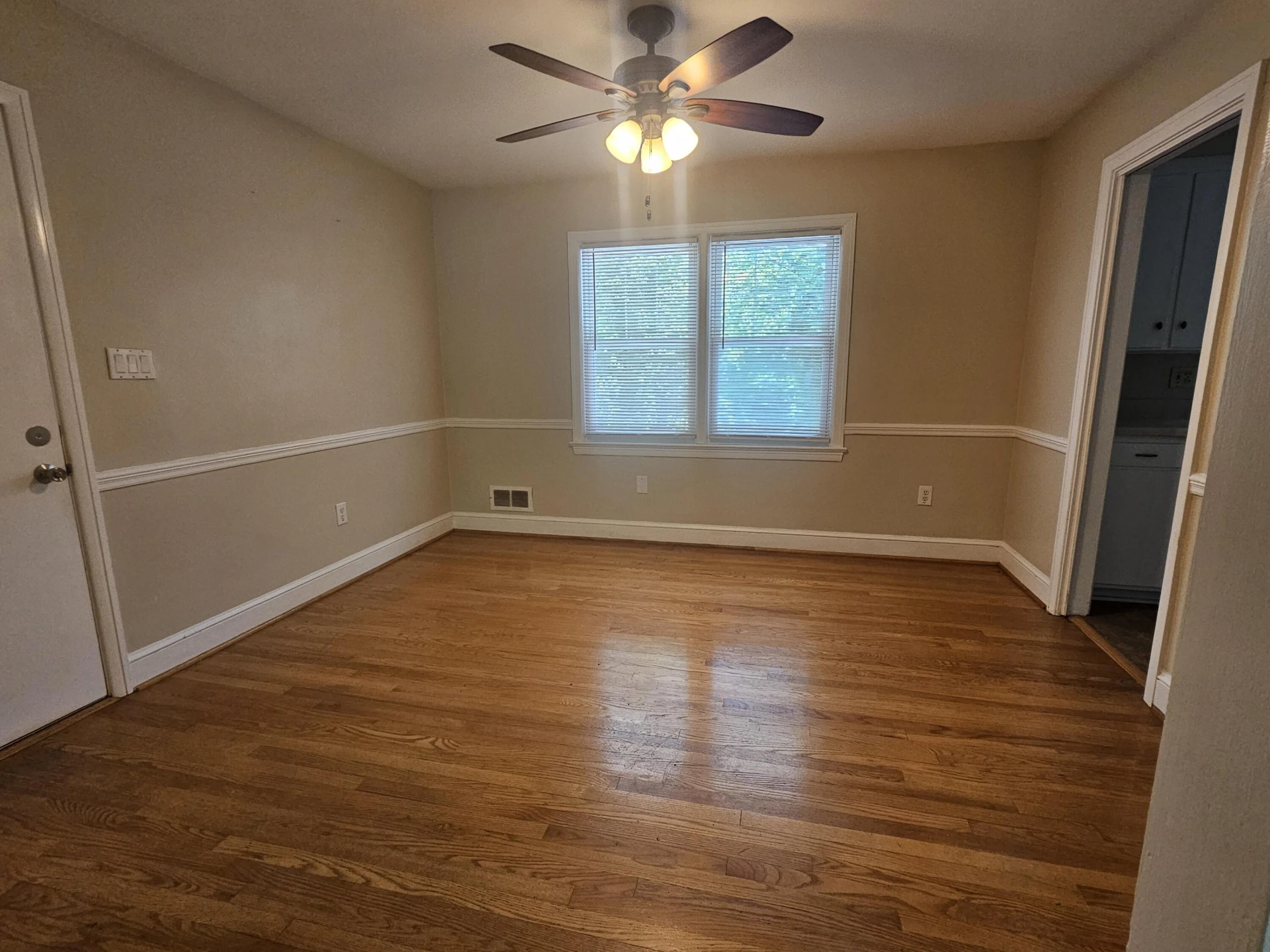 3009 Dover DR - Photo 4