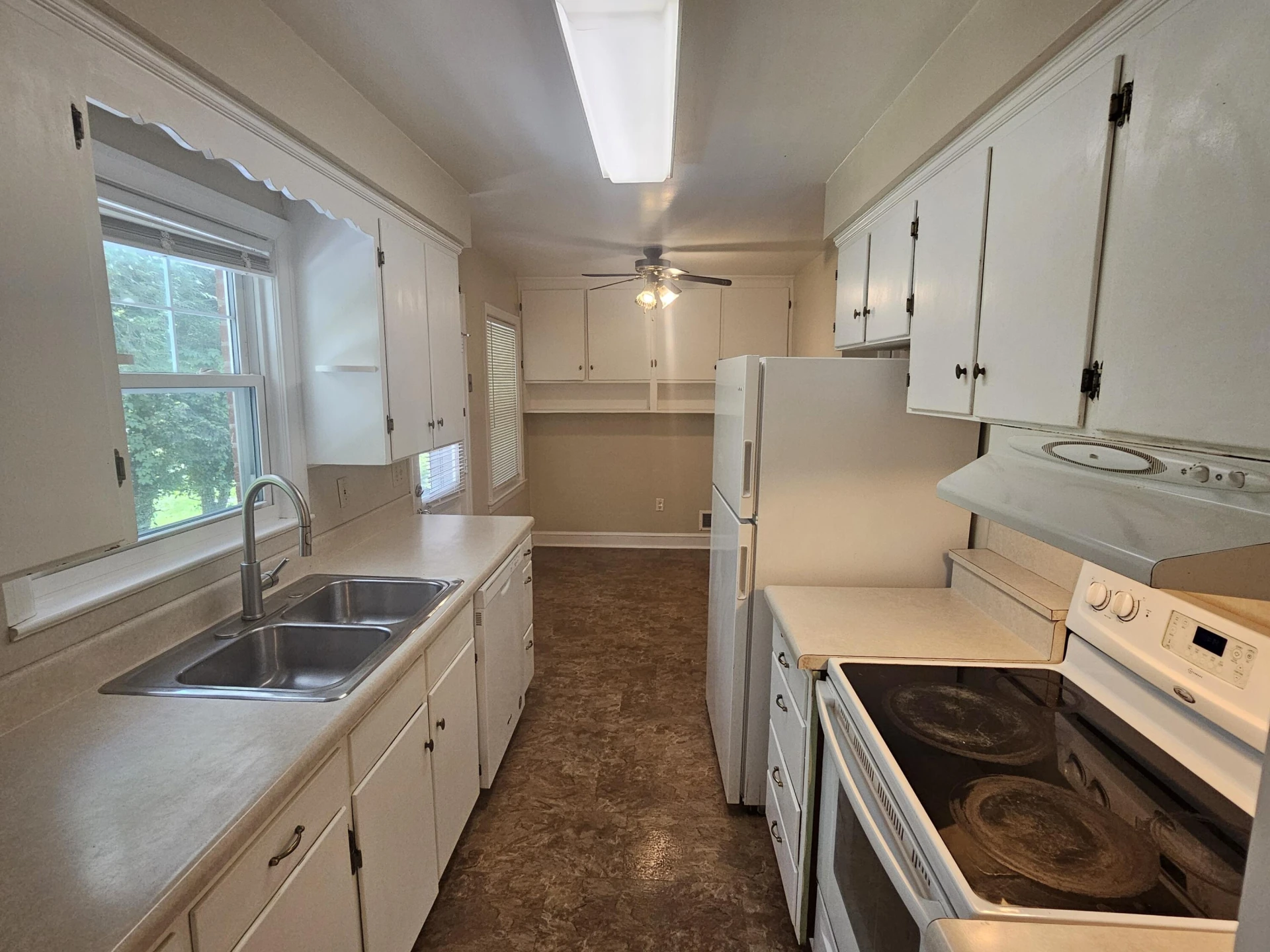3009 Dover DR - Photo 5