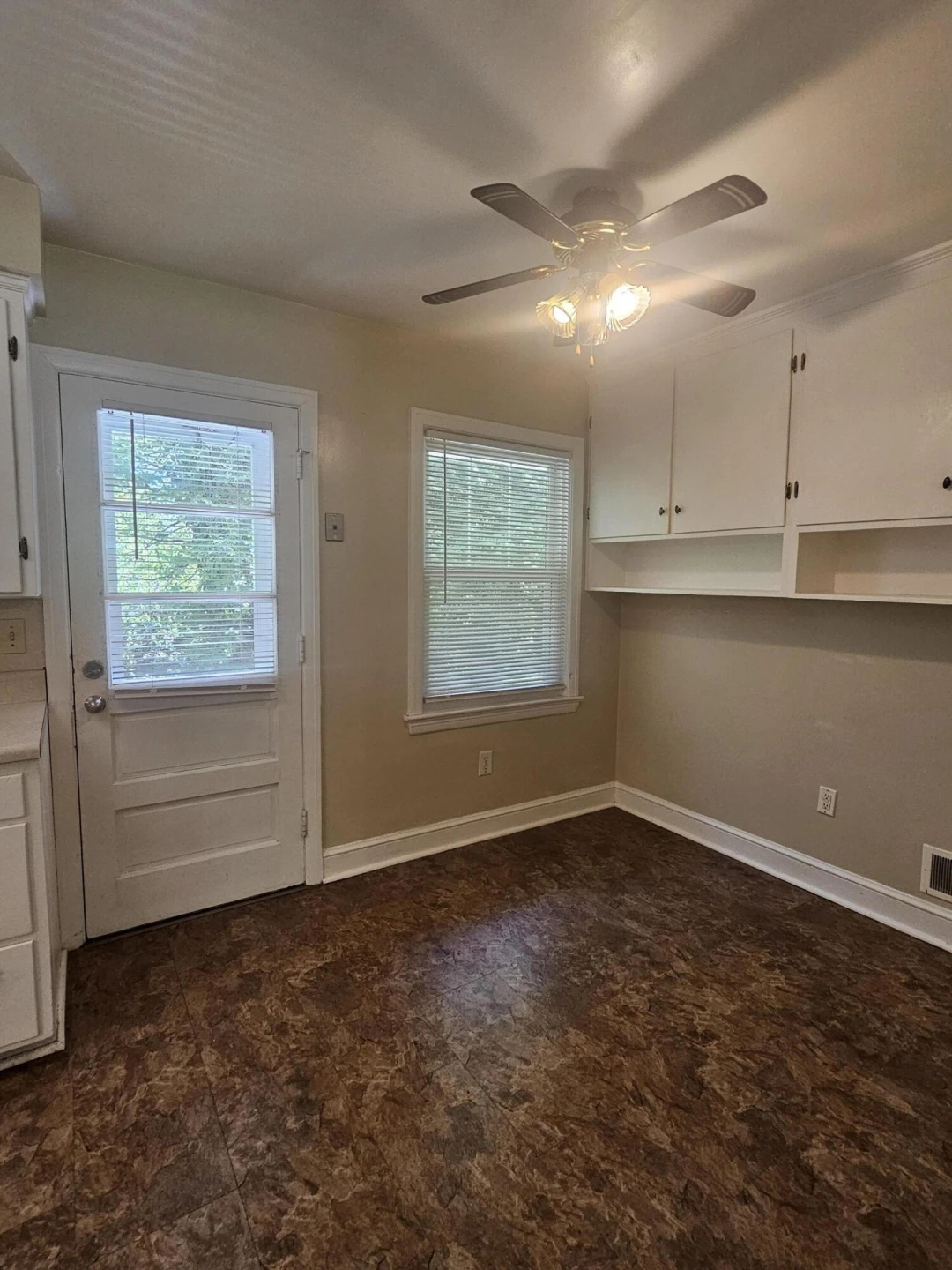 3009 Dover DR - Photo 6