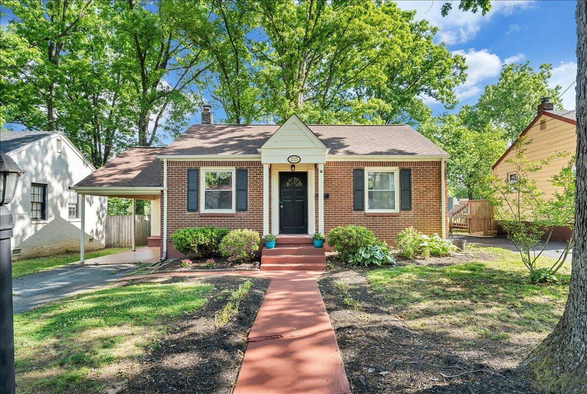 2525 Maiden LN - Photo 32