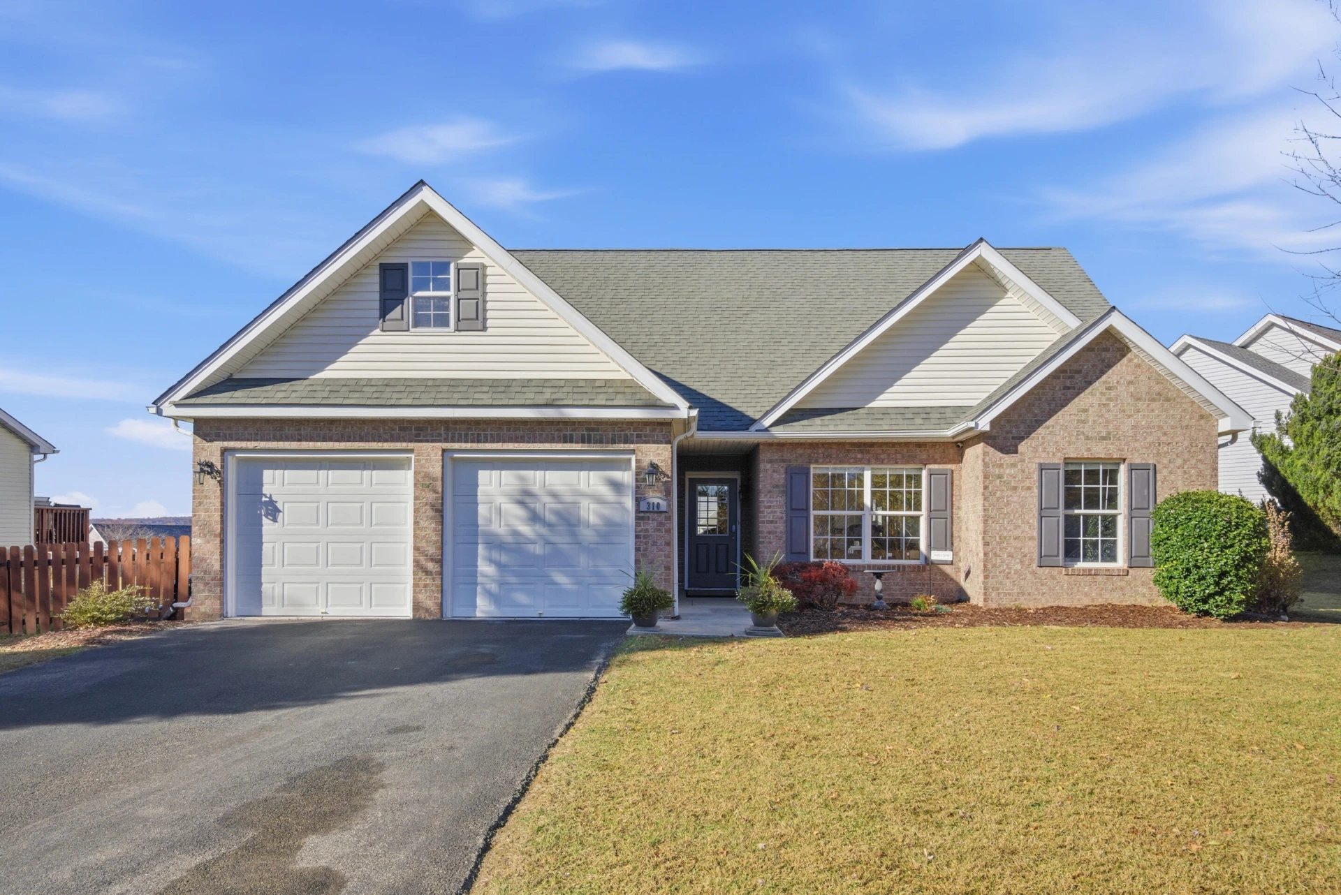 310 Windsor DR