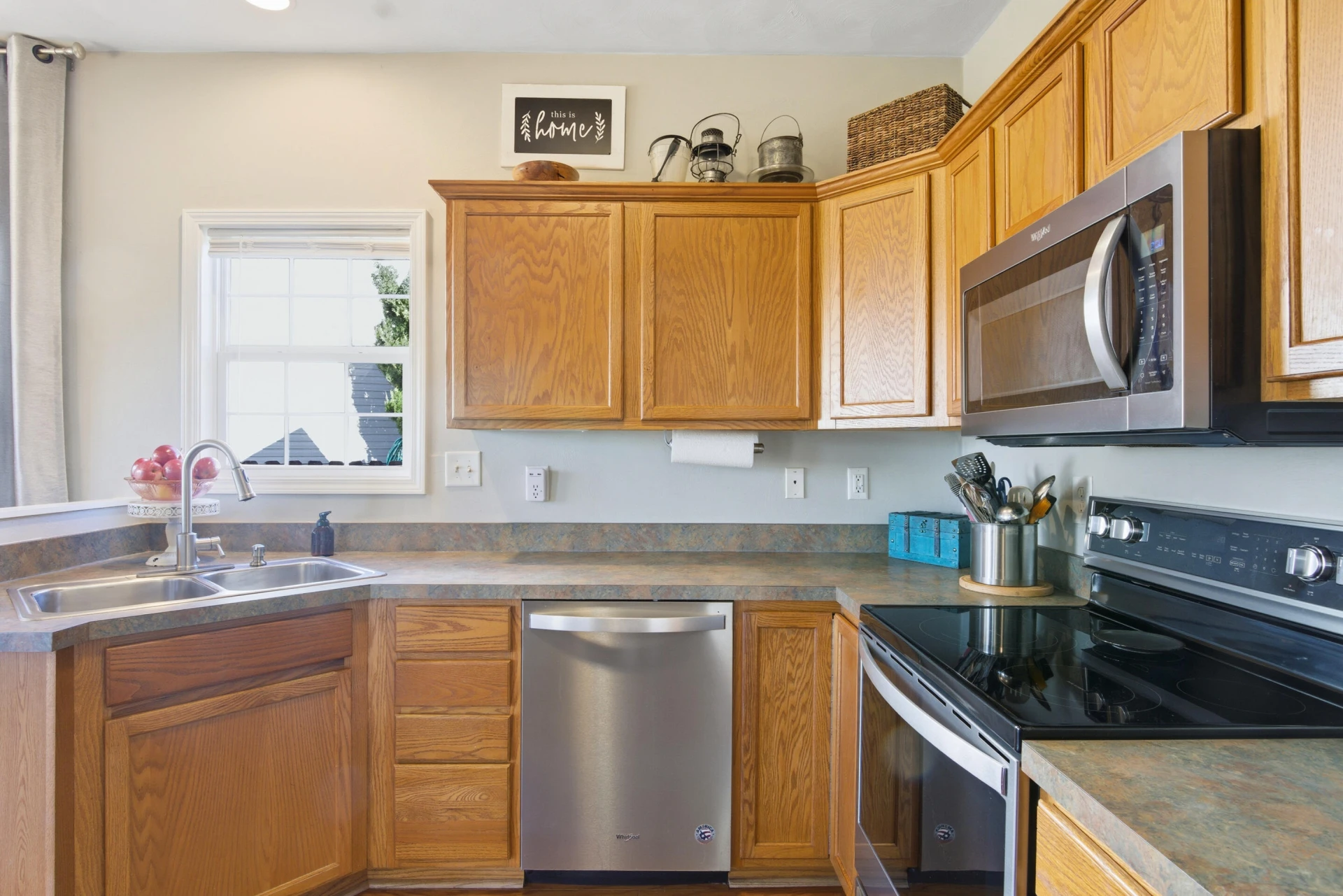 310 Windsor DR - Photo 11