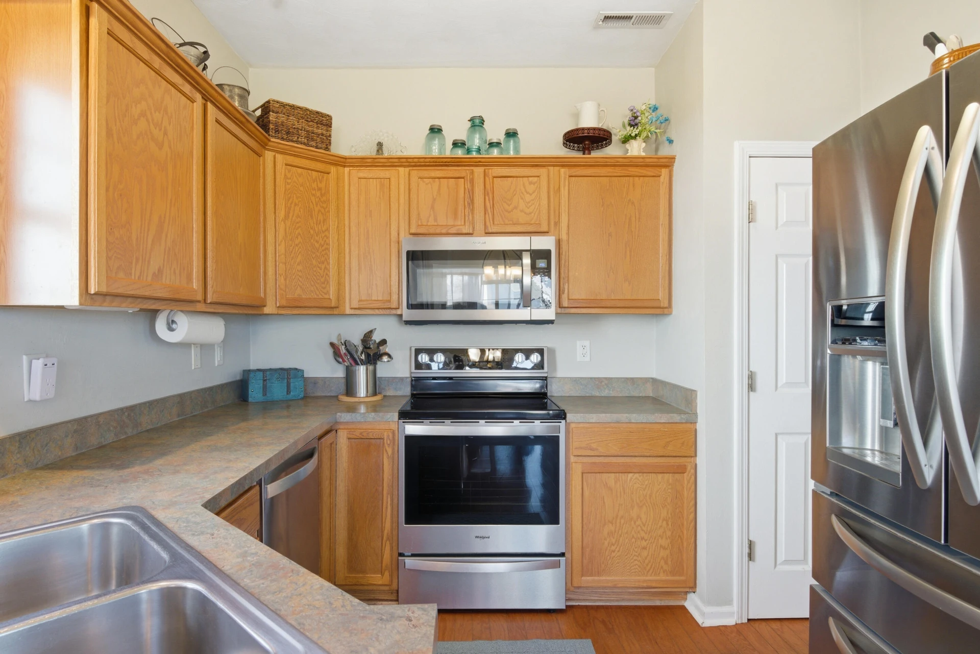 310 Windsor DR - Photo 13