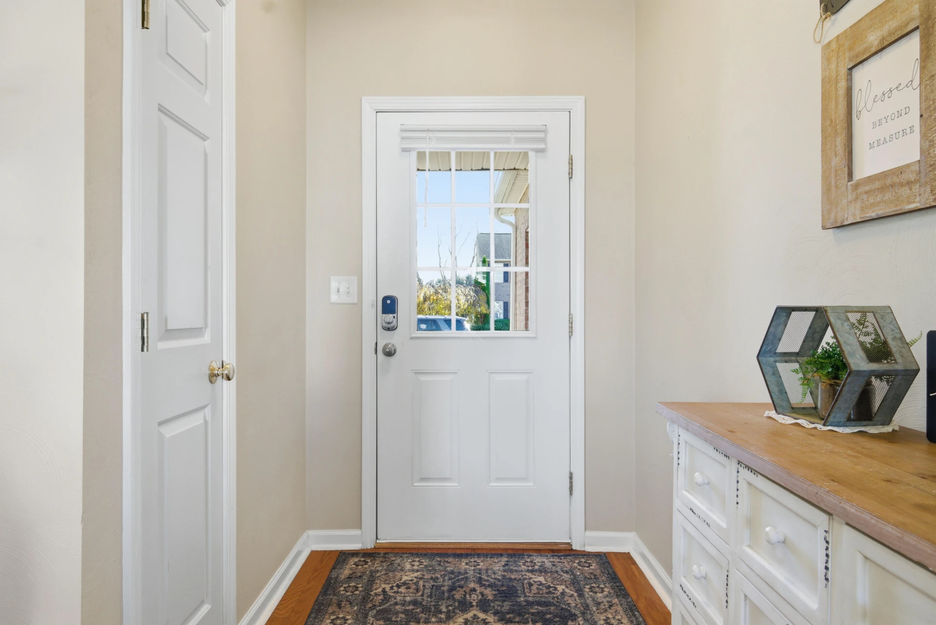 310 Windsor DR - Photo 5
