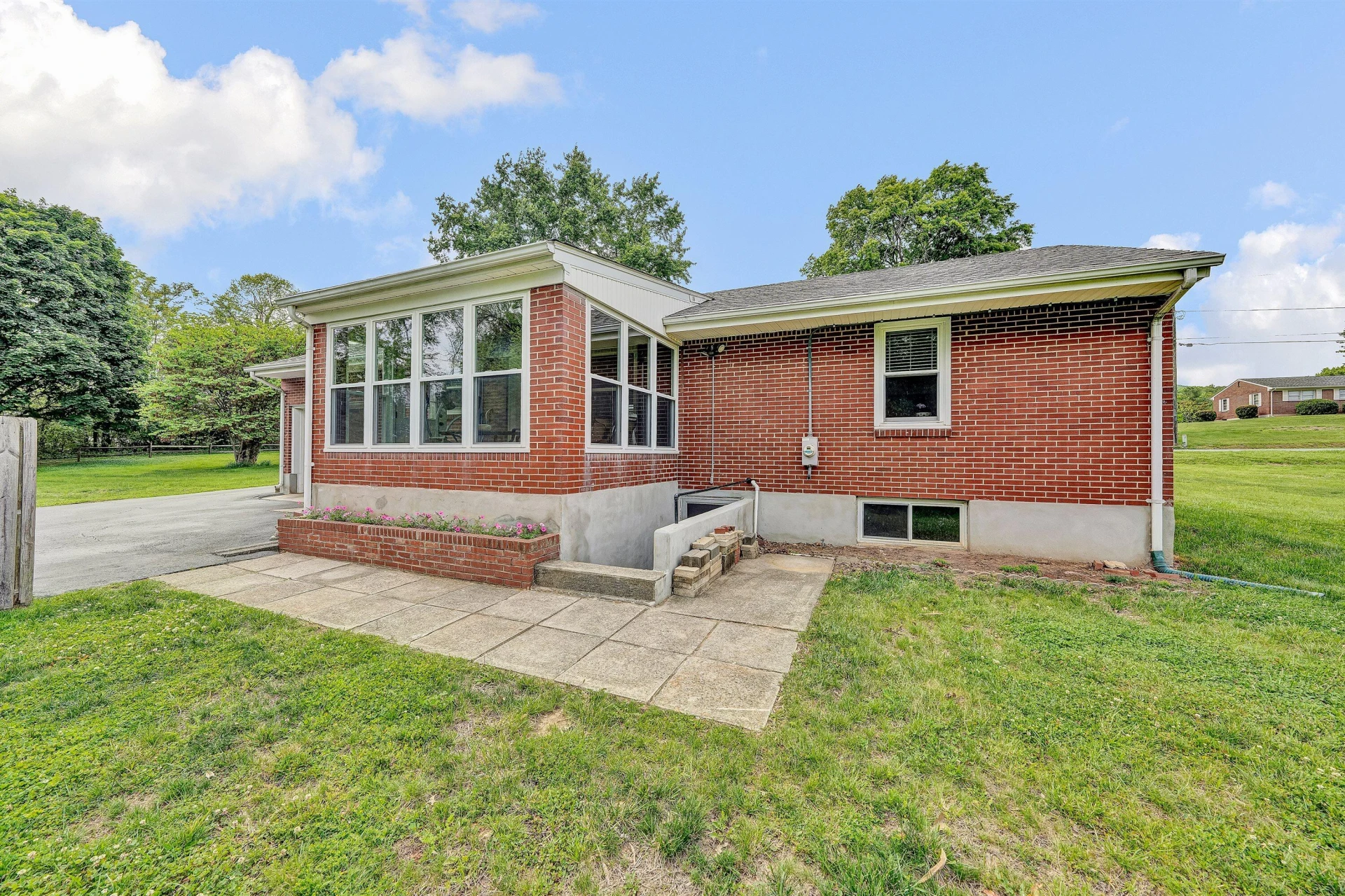 6915 Tinkerdale RD - Photo 13