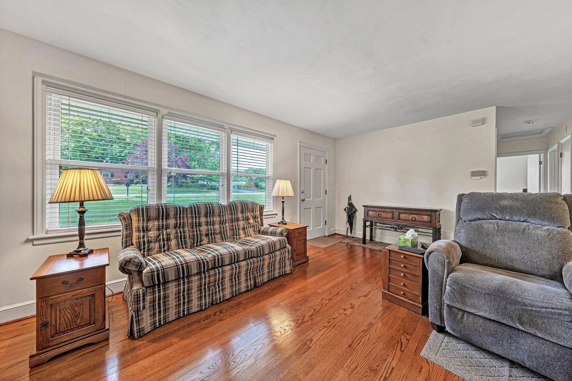 6915 Tinkerdale RD - Photo 4