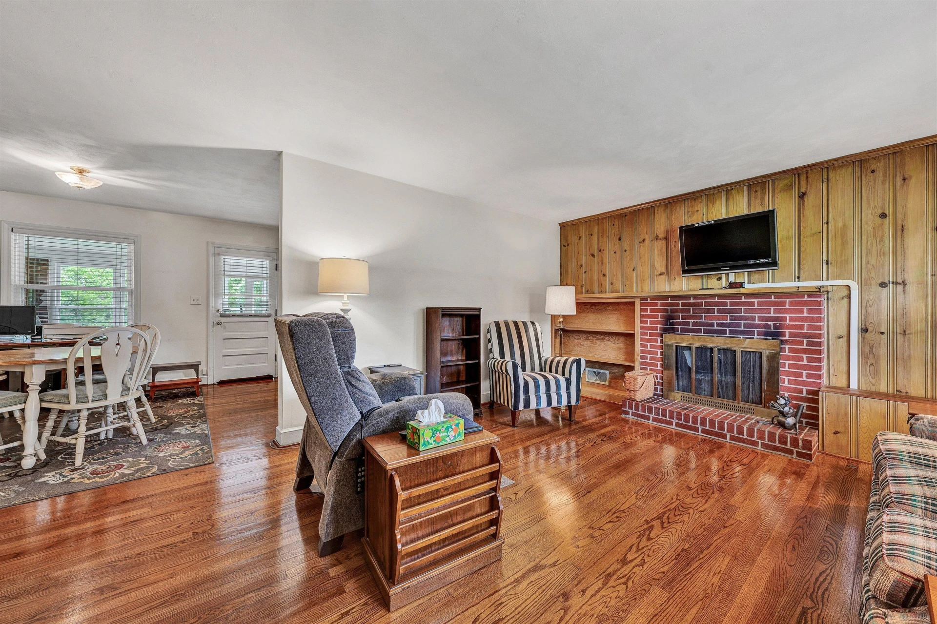 6915 Tinkerdale RD - Photo 5