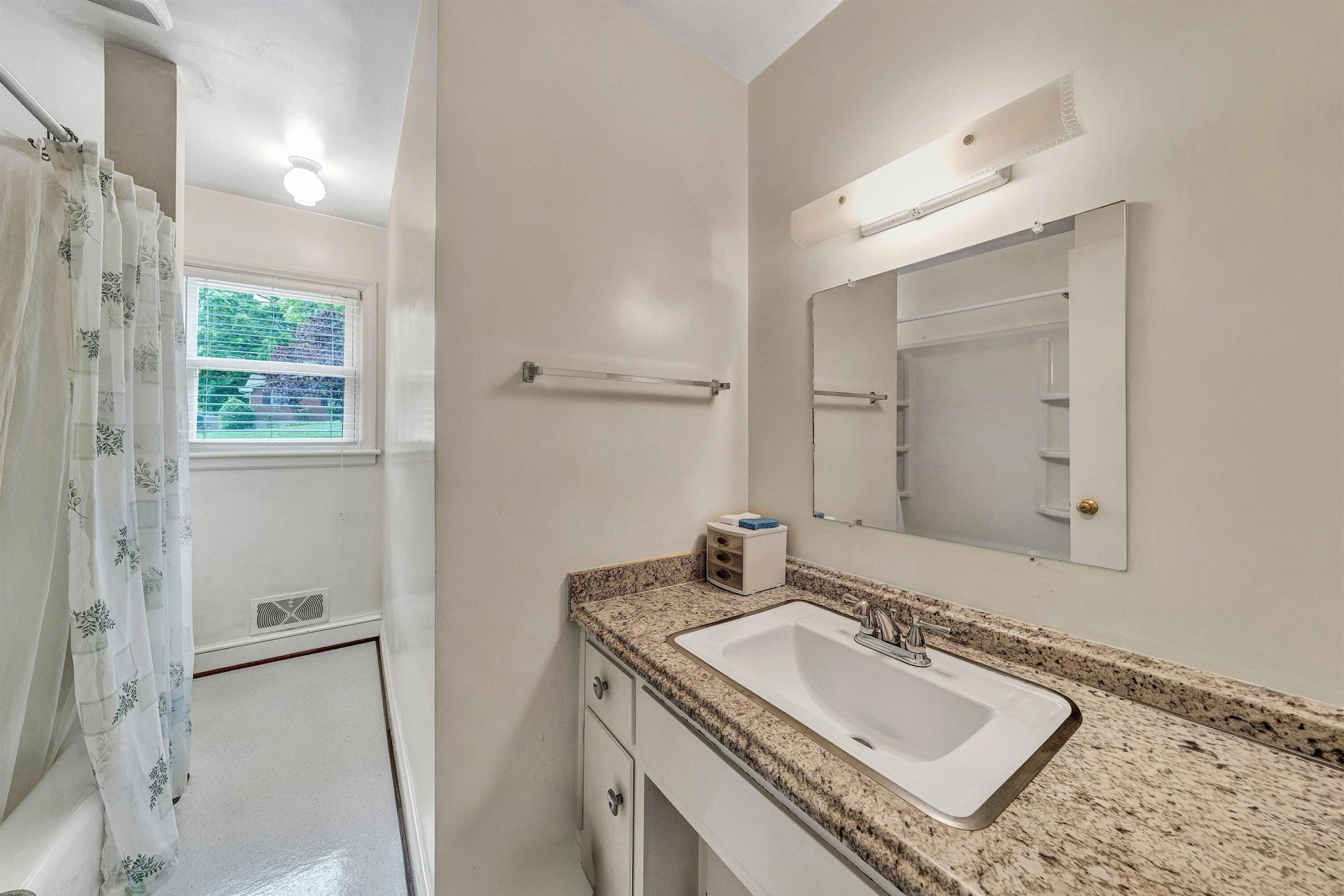 6915 Tinkerdale RD - Photo 8