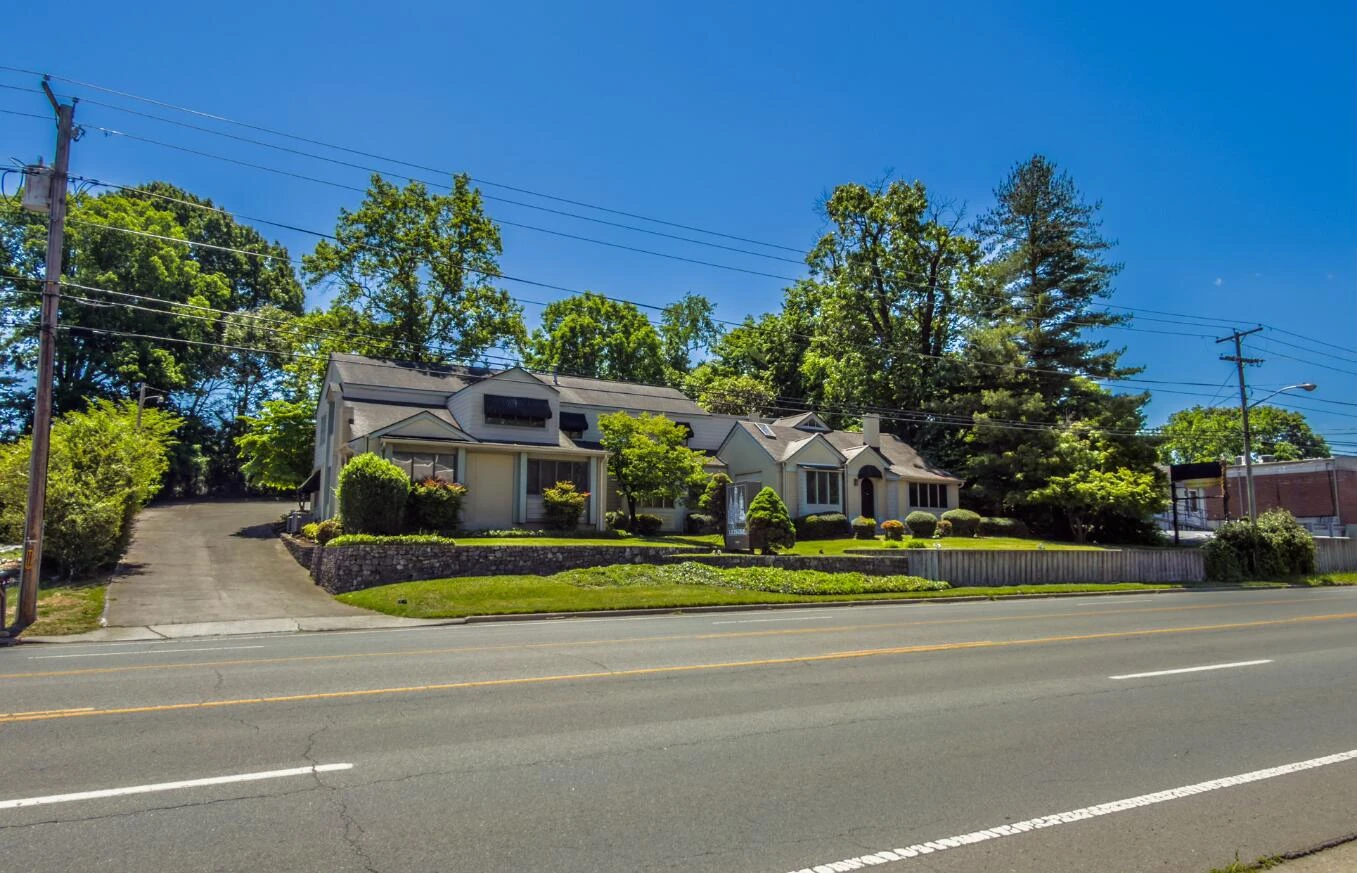 3424 Brambleton AVE - Photo 2