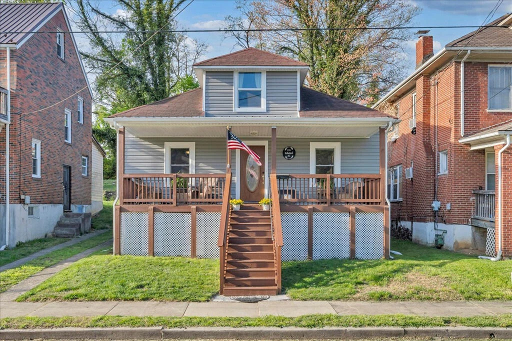 826 Rutherford AVE