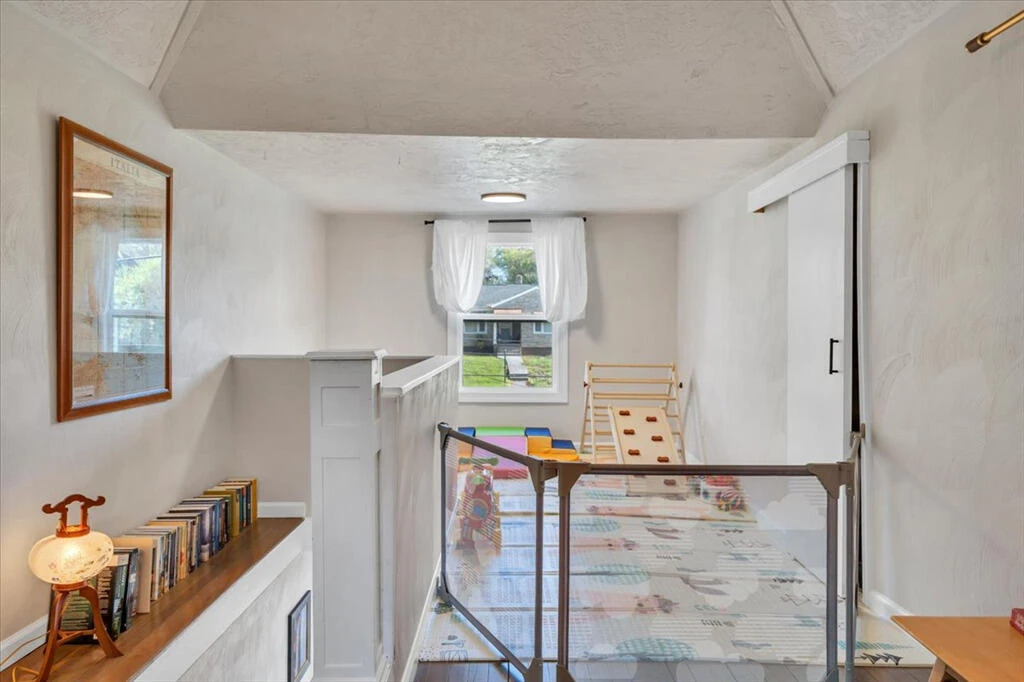 826 Rutherford AVE - Photo 20
