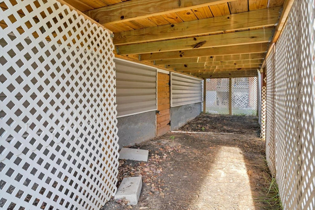 826 Rutherford AVE - Photo 24