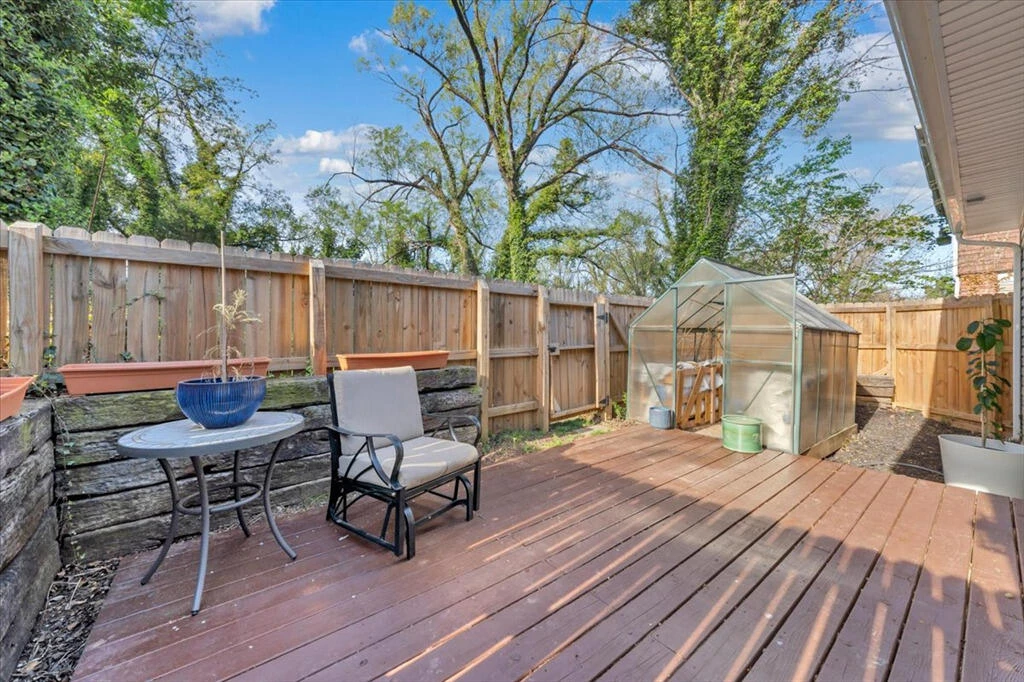 826 Rutherford AVE - Photo 25