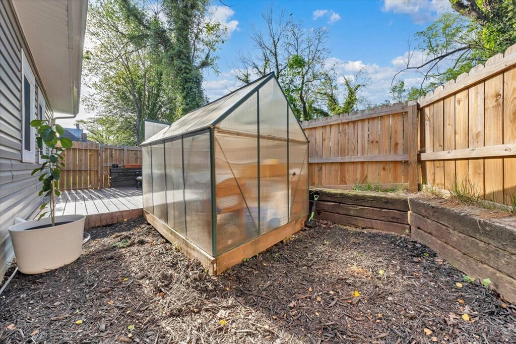 826 Rutherford AVE - Photo 26