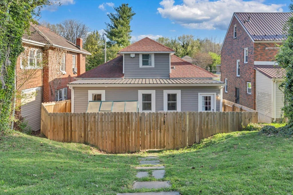 826 Rutherford AVE - Photo 27