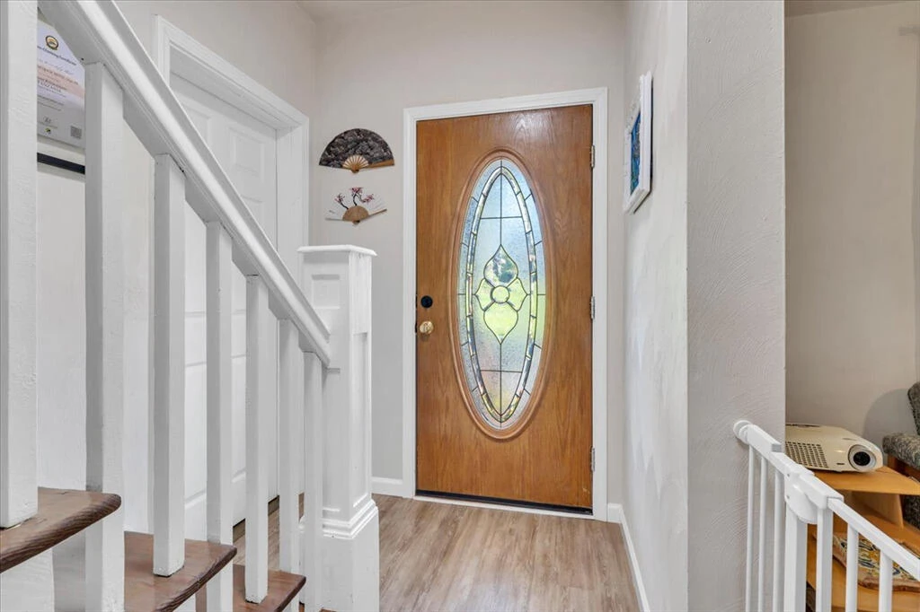 826 Rutherford AVE - Photo 5