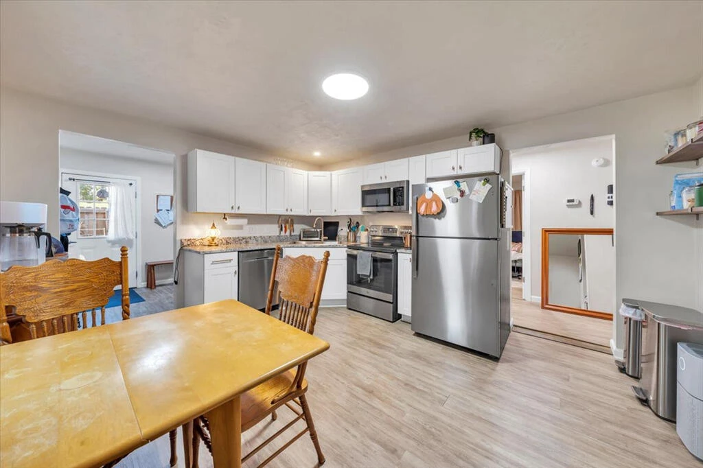 826 Rutherford AVE - Photo 8