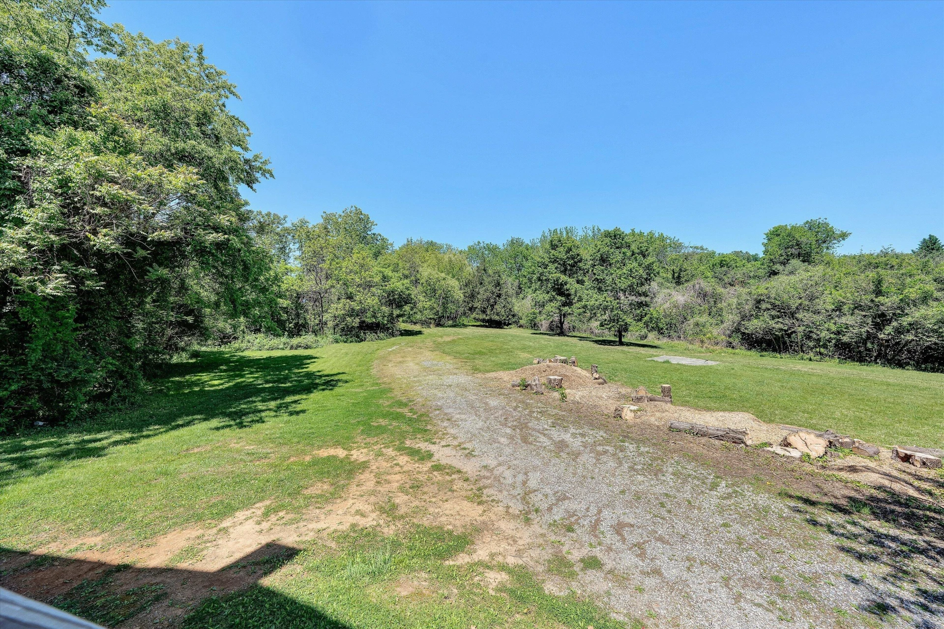 2717 Colonial AVE - Photo 3