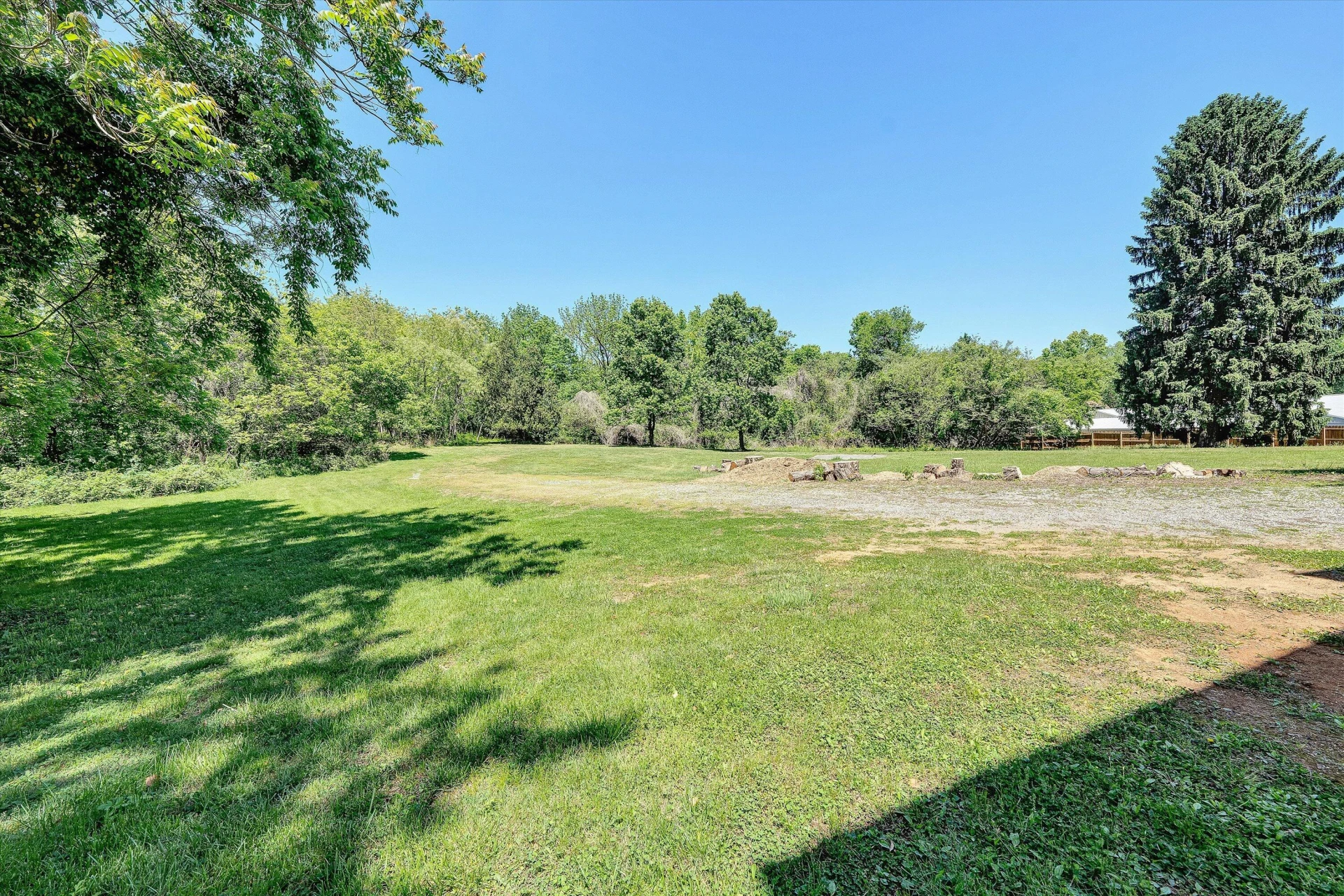 2717 Colonial AVE - Photo 4