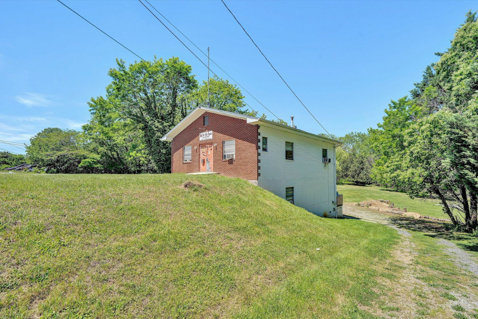 2719 Colonial AVE - Photo 3