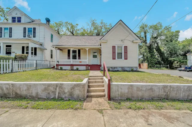 528 Rutherford AVE
