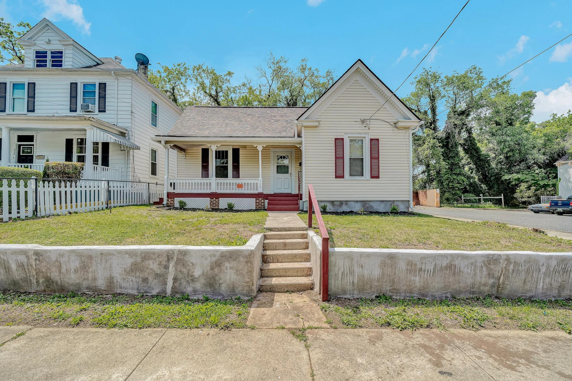 528 Rutherford AVE