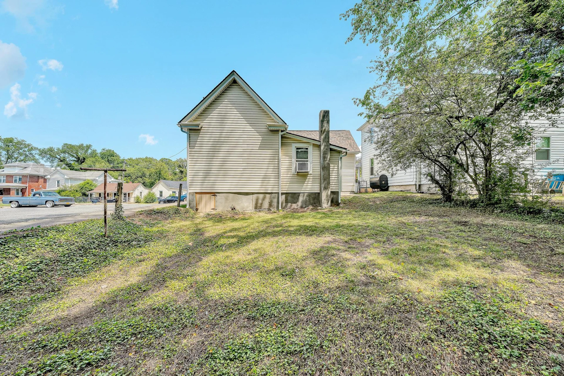 528 Rutherford AVE - Photo 13
