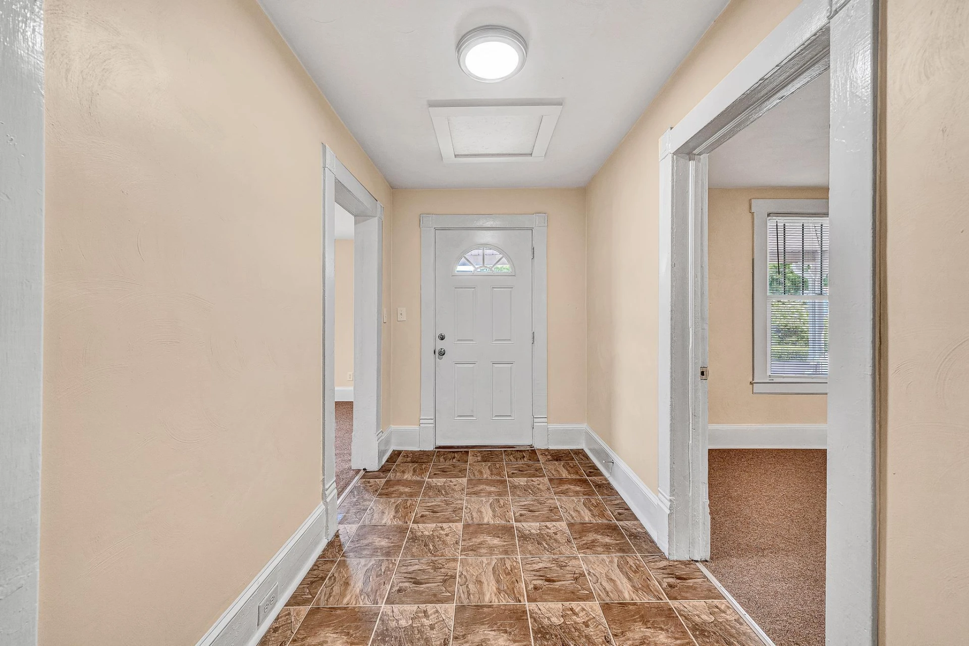 528 Rutherford AVE - Photo 3