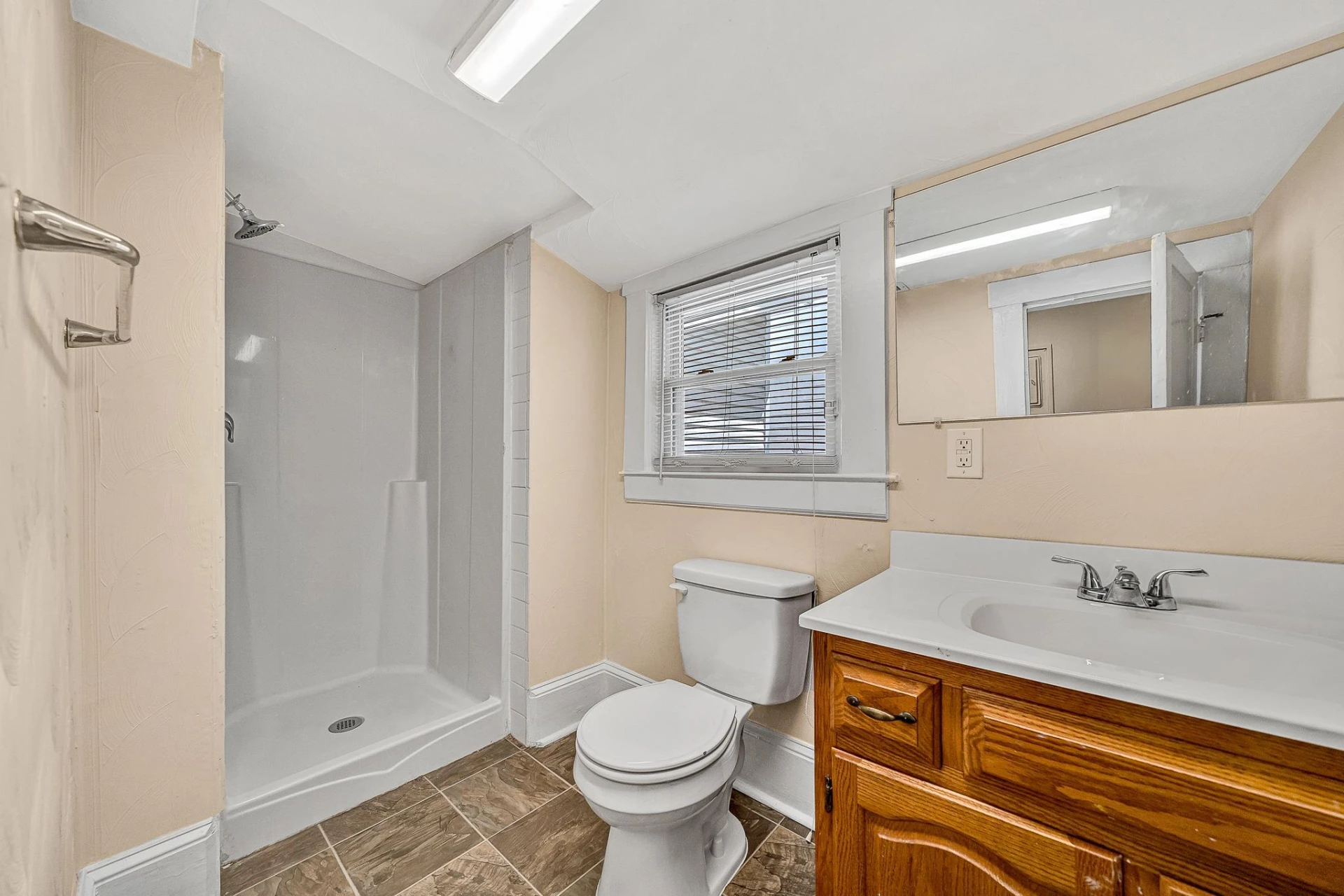 528 Rutherford AVE - Photo 7