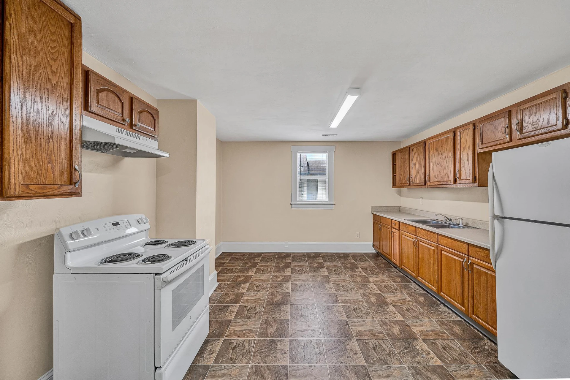 528 Rutherford AVE - Photo 8