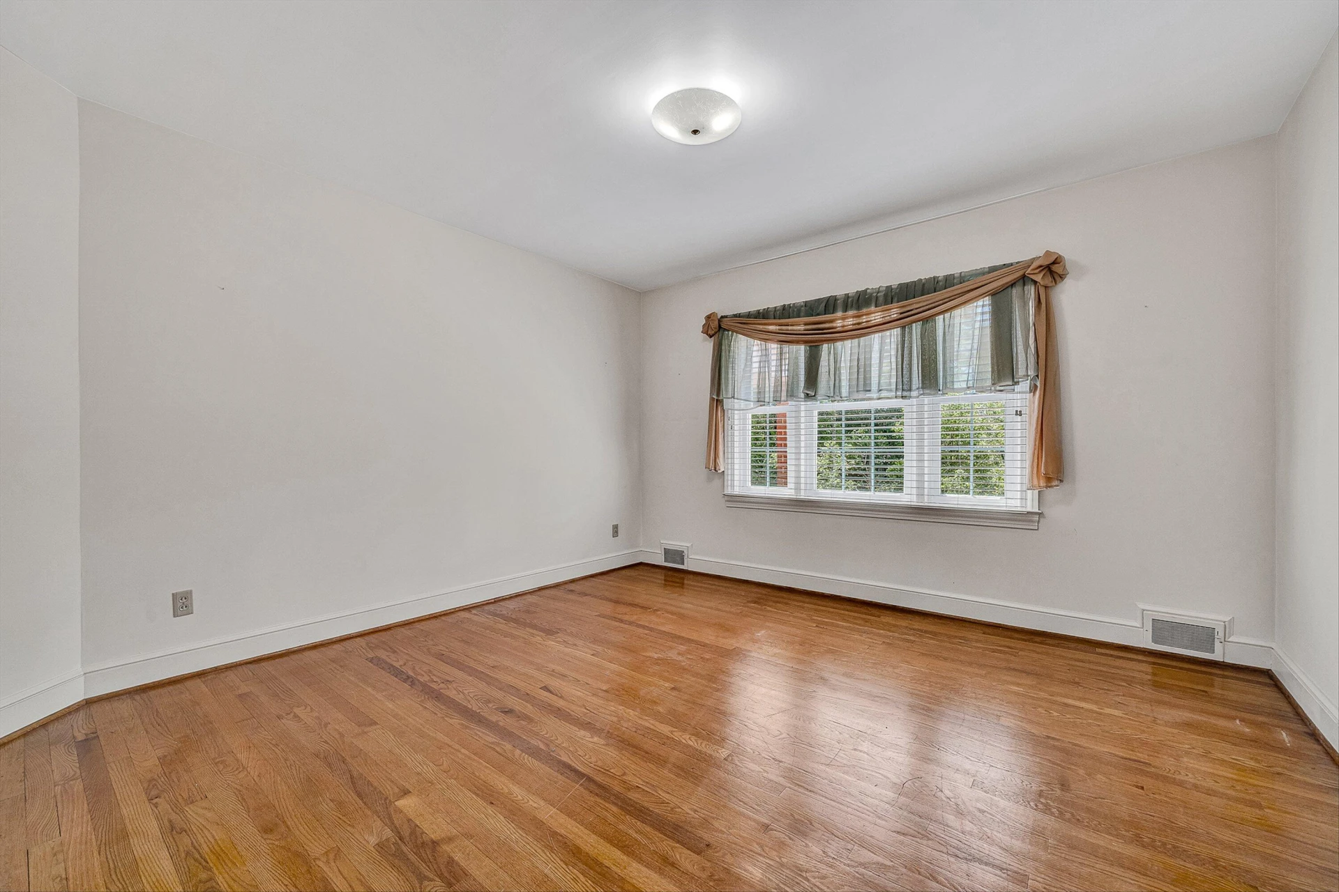 1344 Main ST - Photo 27