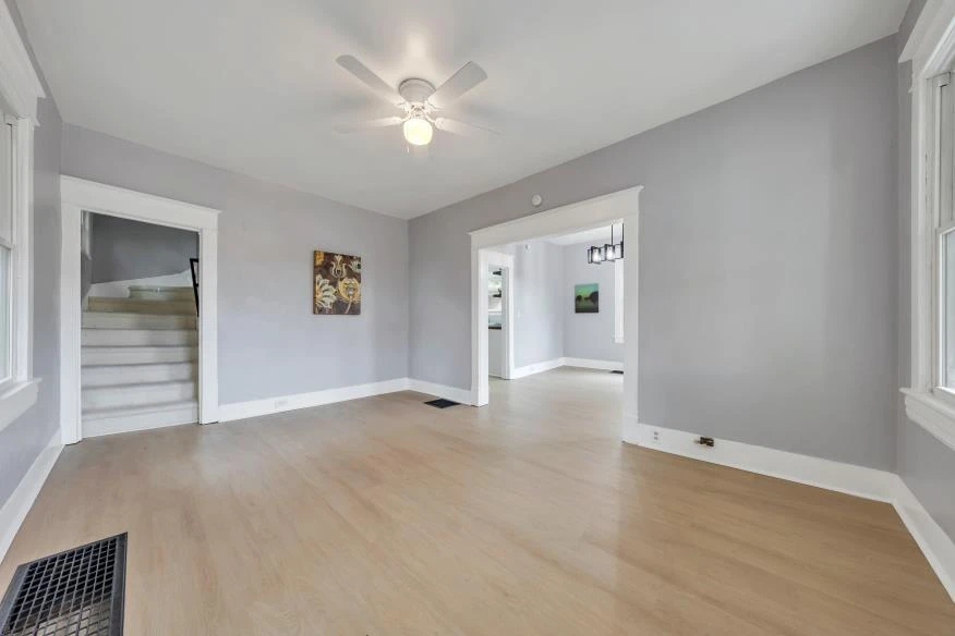1912 Melrose AVE - Photo 4