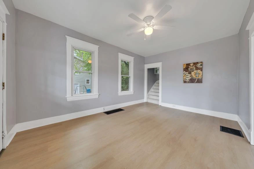 1912 Melrose AVE - Photo 5