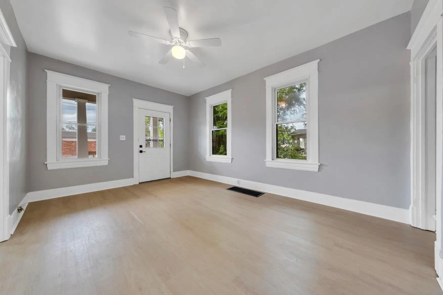 1912 Melrose AVE - Photo 6