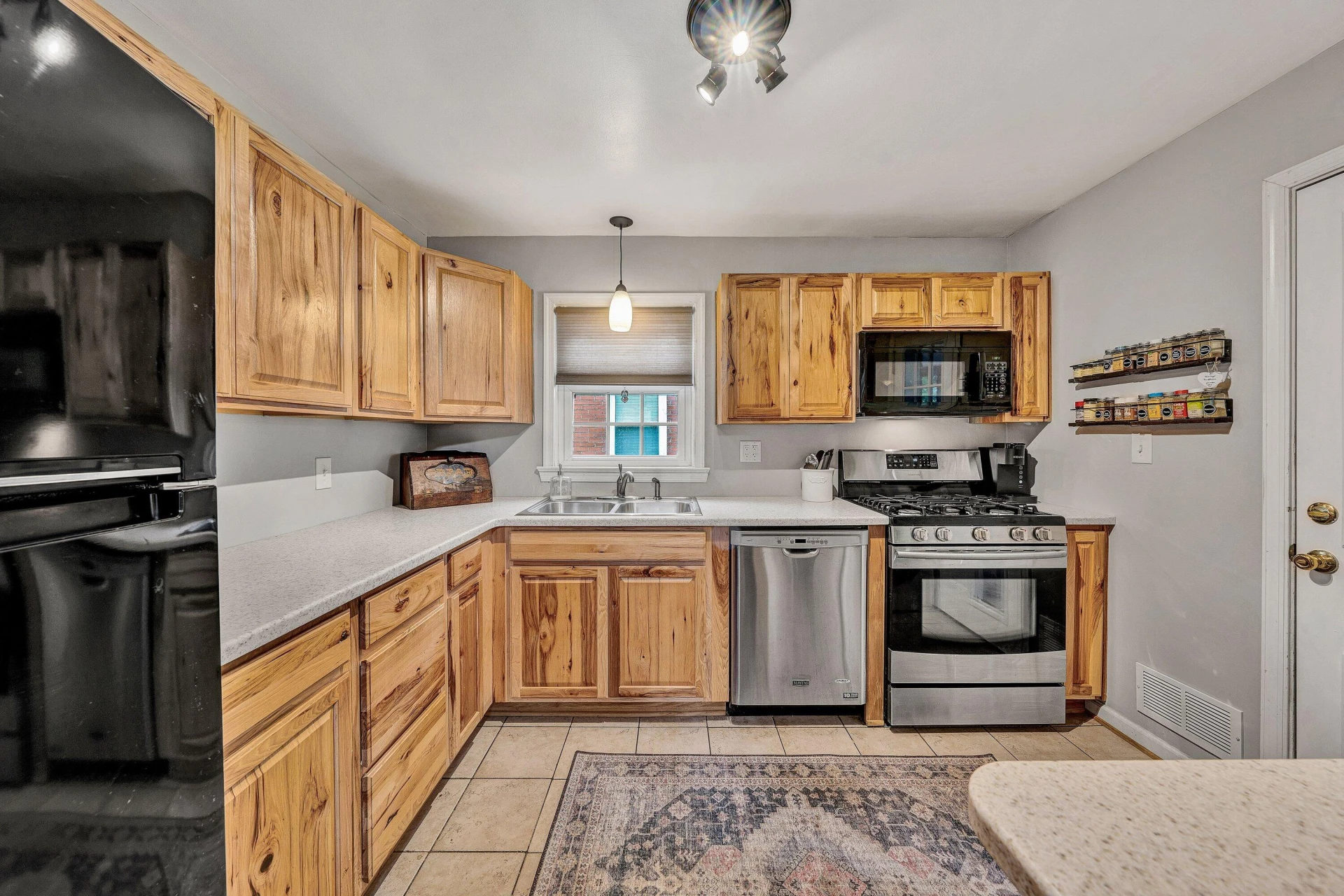 2423 Tillett RD - Photo 8