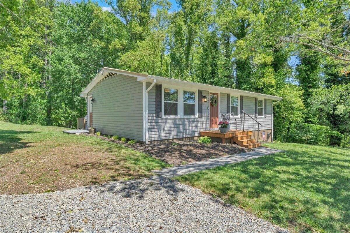 221 Falcon Ridge RD - Photo 9