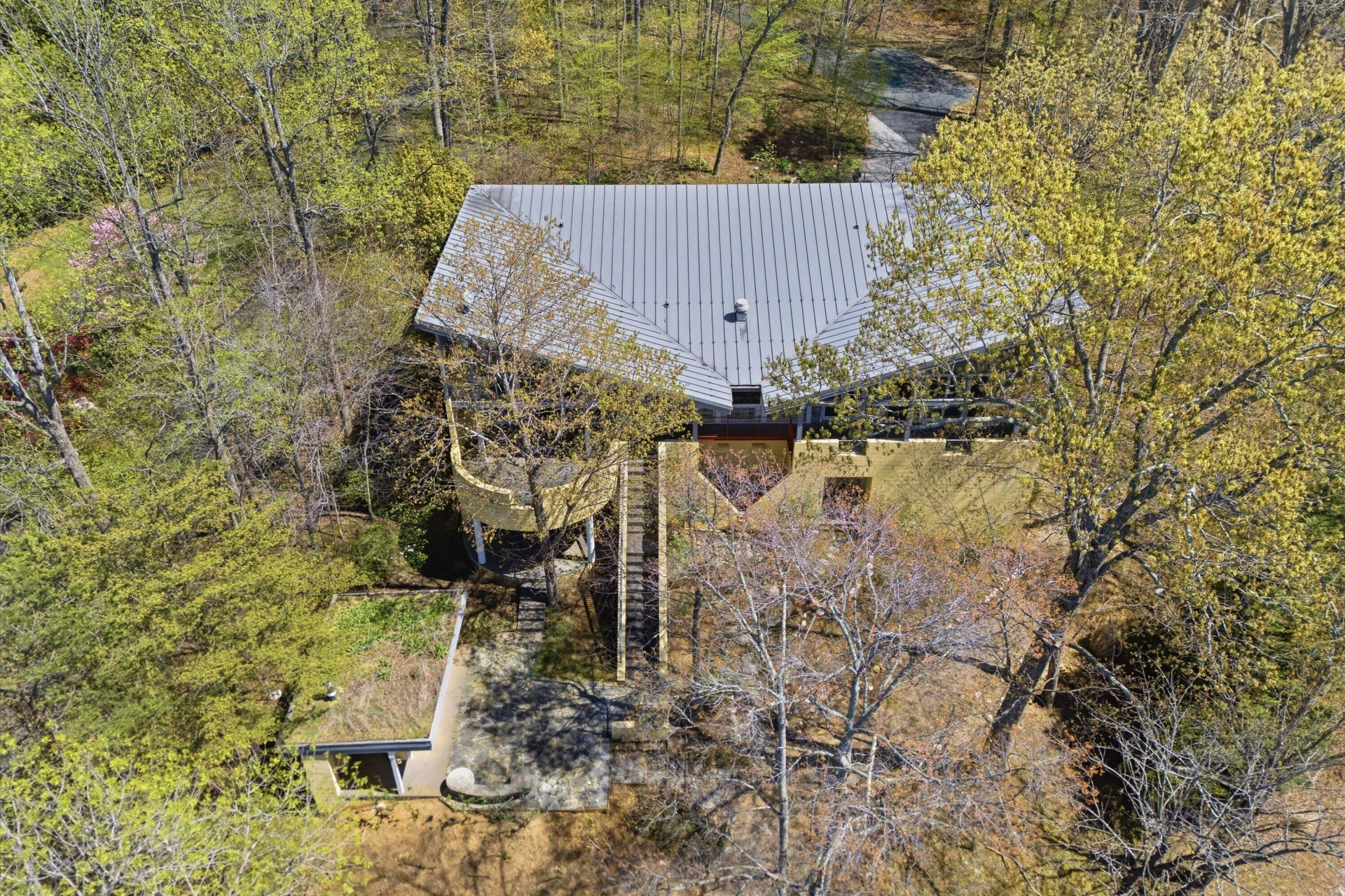143 Charlotte LN - Photo 104