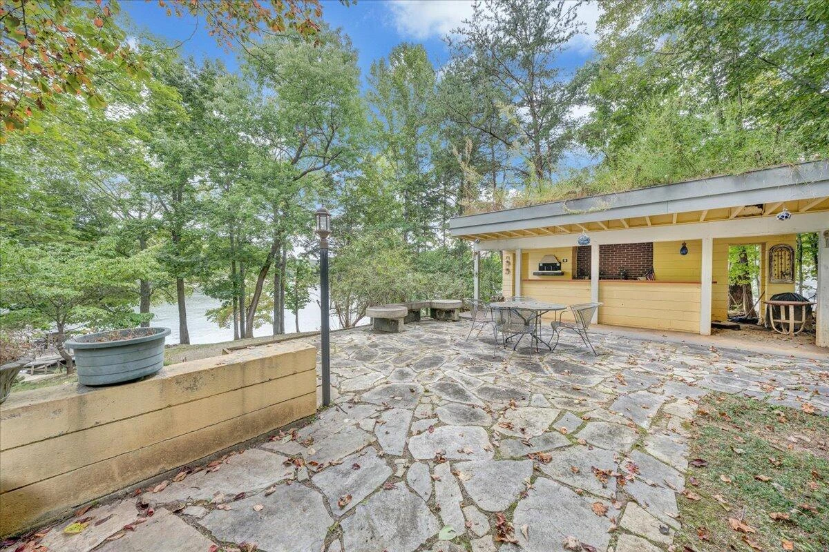 143 Charlotte LN - Photo 12