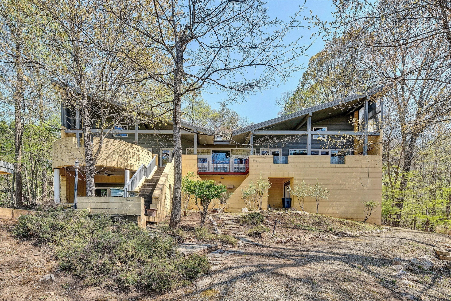 143 Charlotte LN - Photo 18
