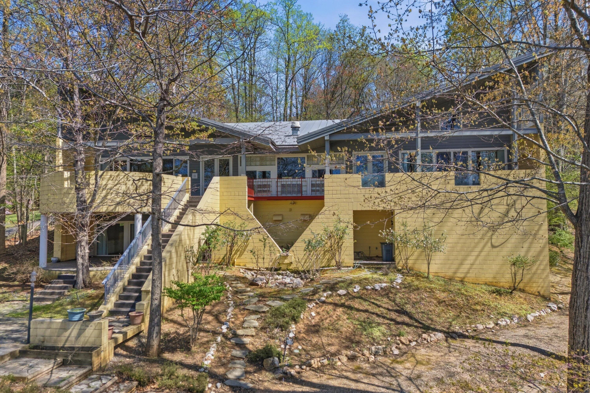 143 Charlotte LN - Photo 19
