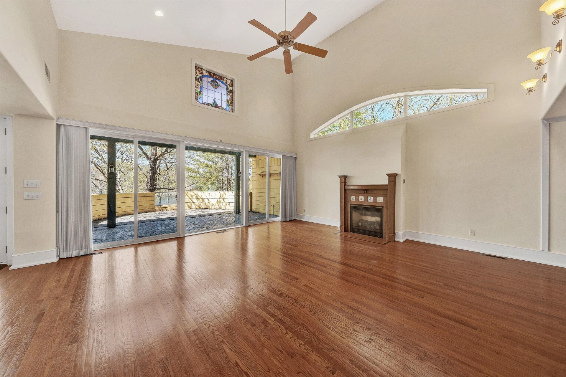 143 Charlotte LN - Photo 25