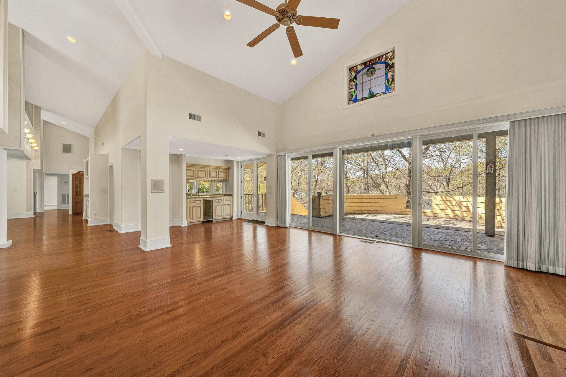 143 Charlotte LN - Photo 26