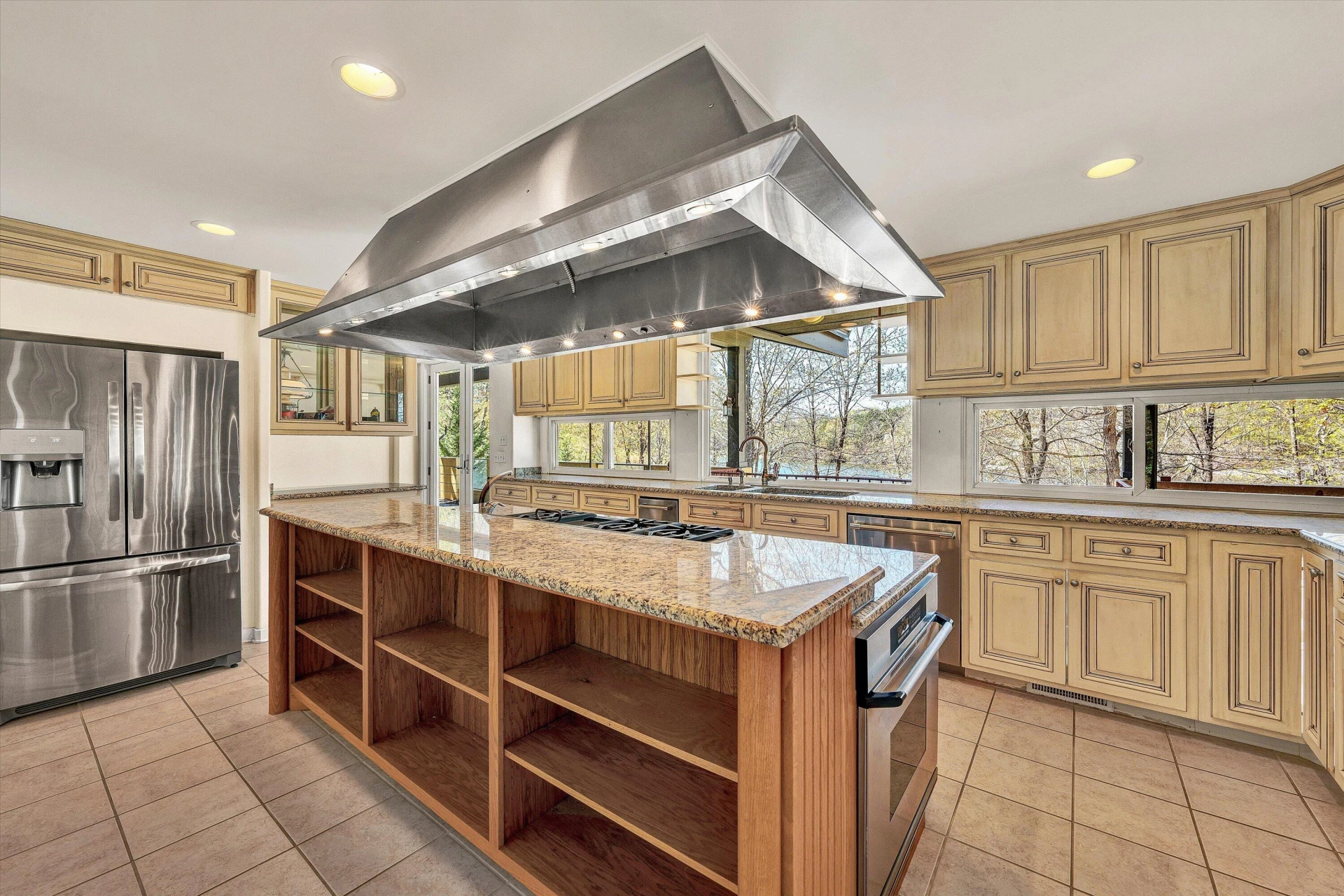 143 Charlotte LN - Photo 33