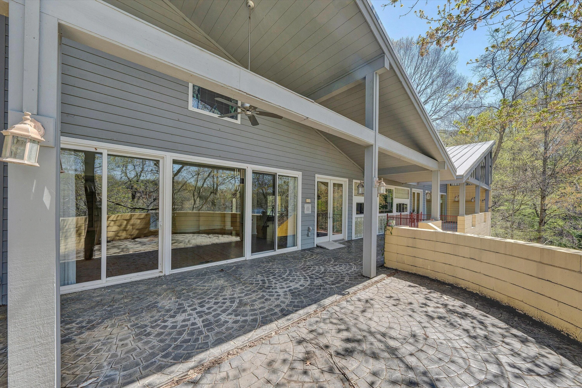 143 Charlotte LN - Photo 41