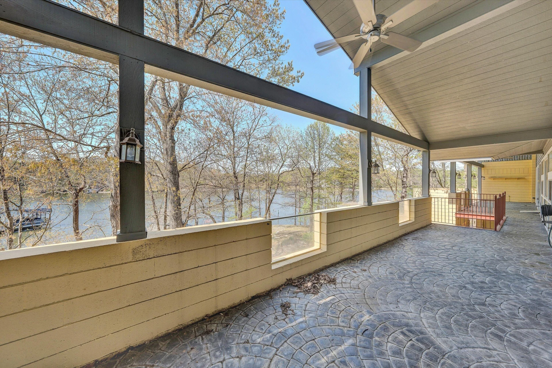 143 Charlotte LN - Photo 44