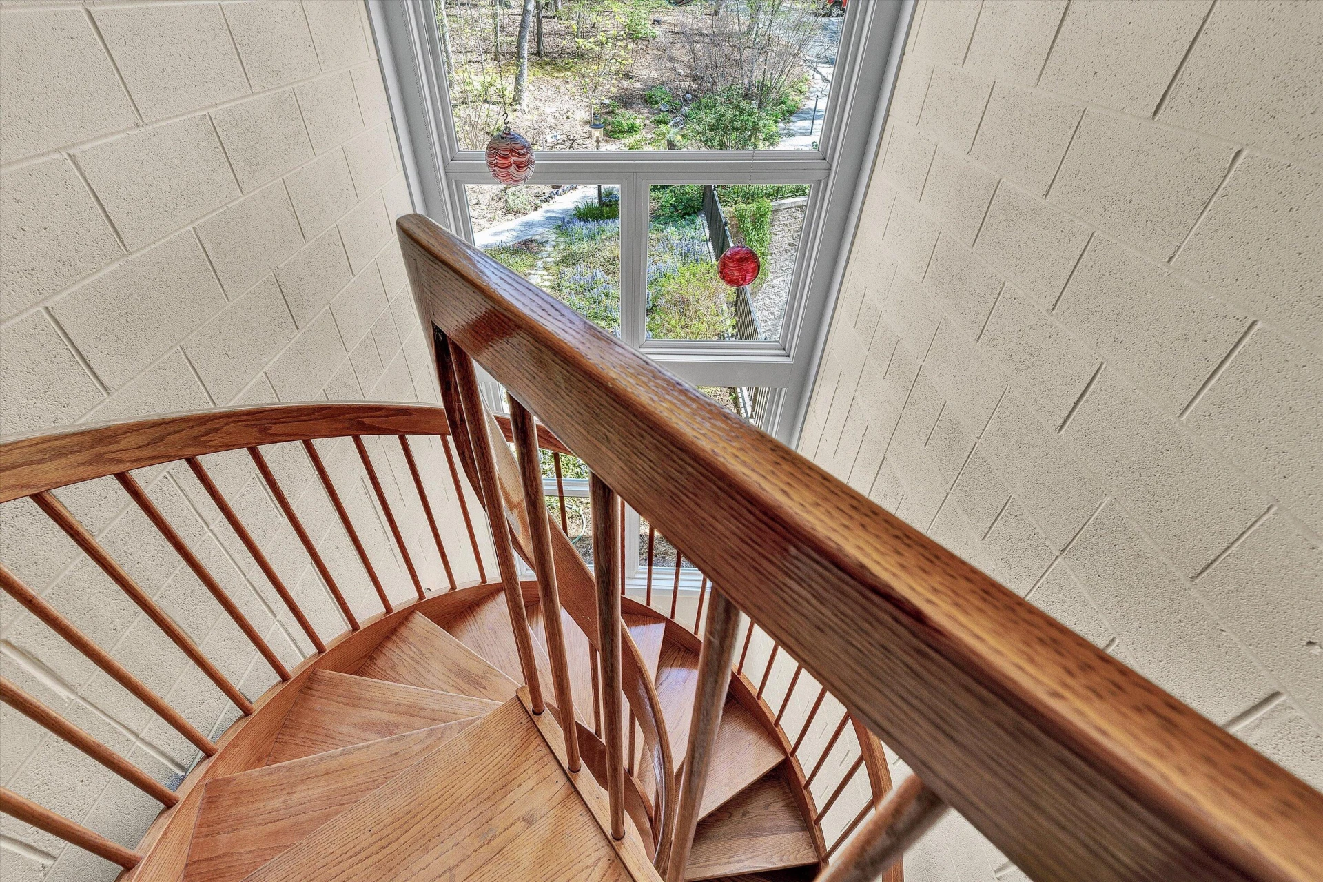 143 Charlotte LN - Photo 51