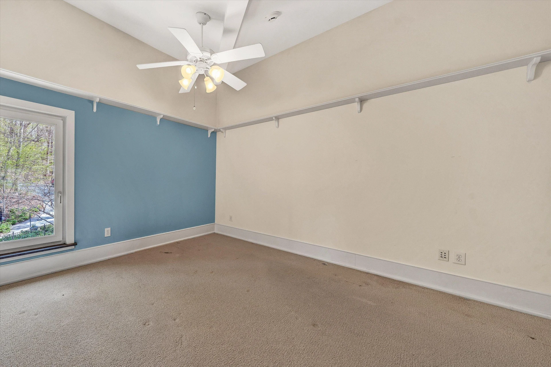 143 Charlotte LN - Photo 57